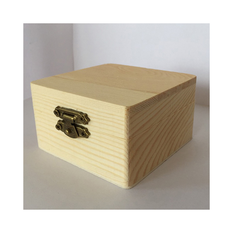 jpeg_0001_892003 NEWART WOODEN BOX - SQUARE 8/8/4.5 CM - AS-WB03-GR003 - Image 1