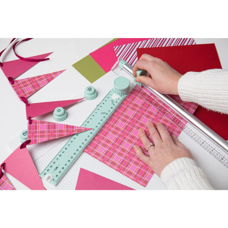SIZZIX MAKING TOOL-SCORING BOARD & TRIMMER - Image 5