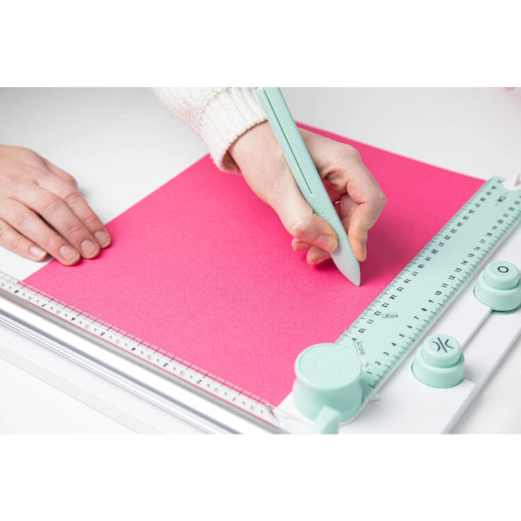SIZZIX MAKING TOOL-SCORING BOARD & TRIMMER - Image 7