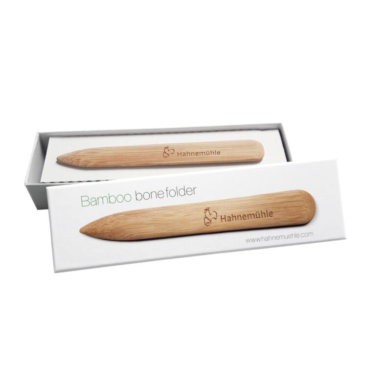 608839 HAHNEMUHLE BAMBOO CREASING TOOL - Image 1